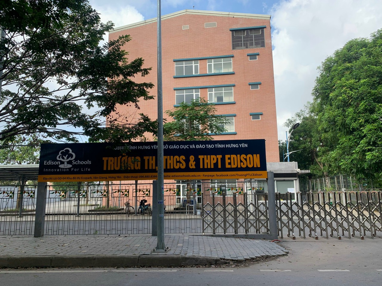 du-an-lap-dat-phong-may-tinh-tai-truong-lien-cap-edison-cktvina.com.vn