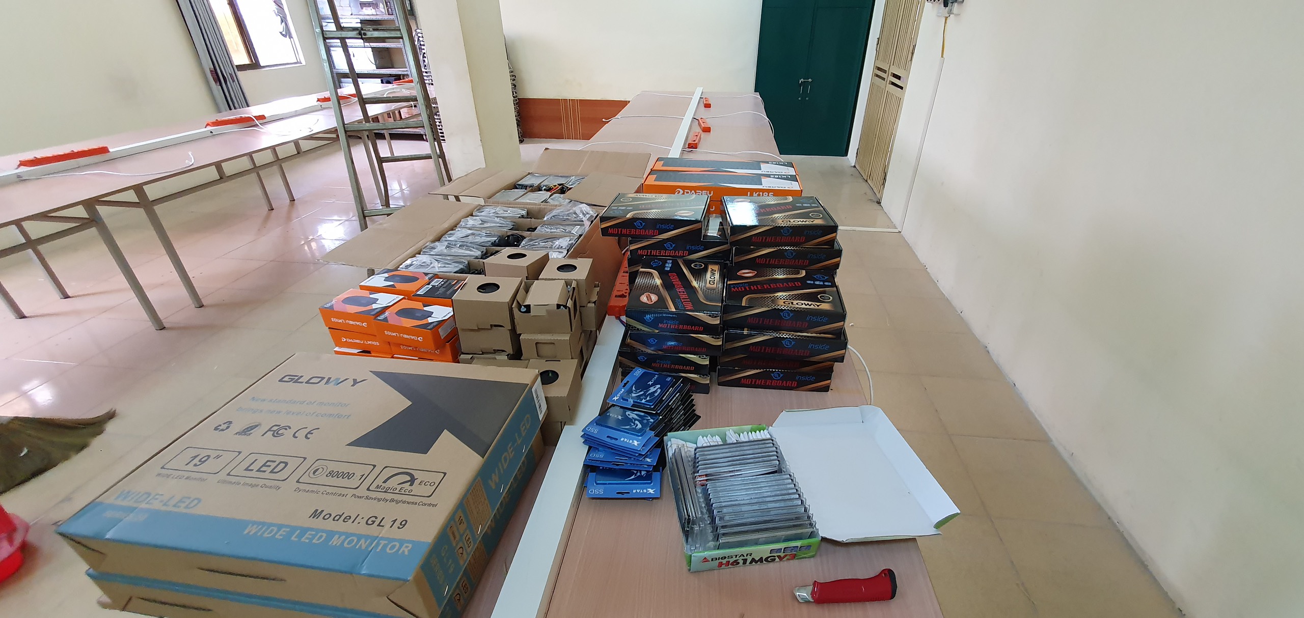 Dự án lắp đặt phòng máy tính trường THPT Việt Hoàng